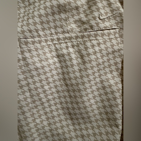 Nike Women's Beige Houndstooth Bermudas - Picture 4 of 5